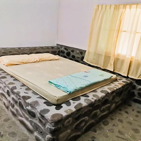 Oyo Home 90491 Flinstone Lodge 코타키나발루 외부 사진