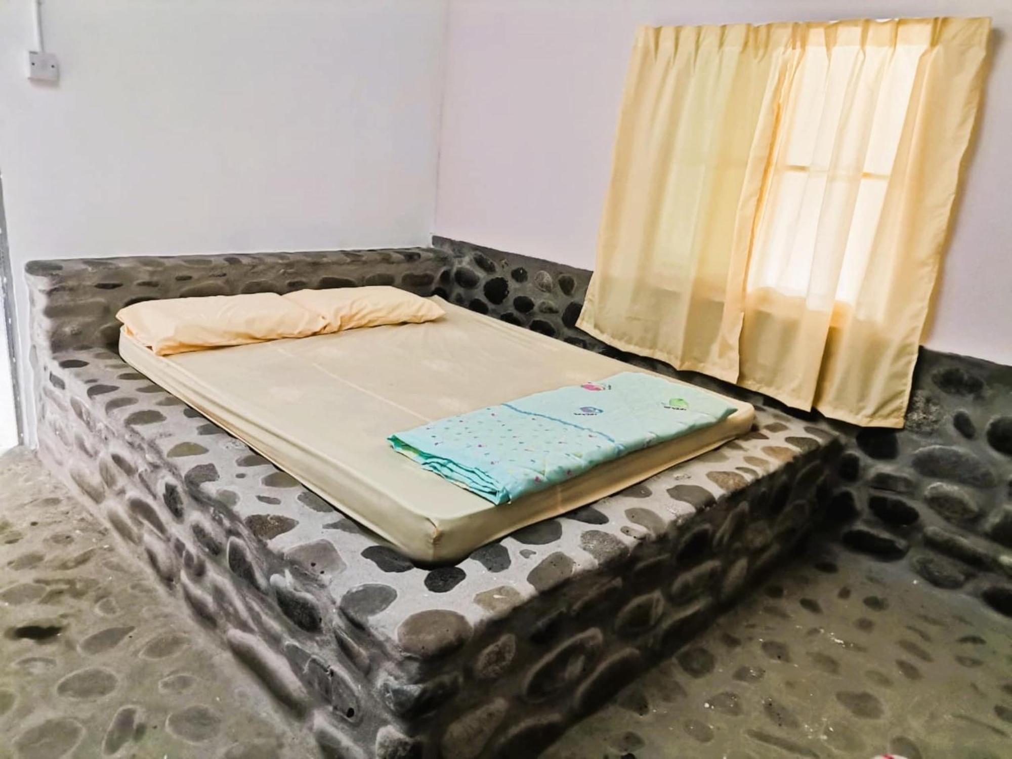 Oyo Home 90491 Flinstone Lodge 코타키나발루 외부 사진