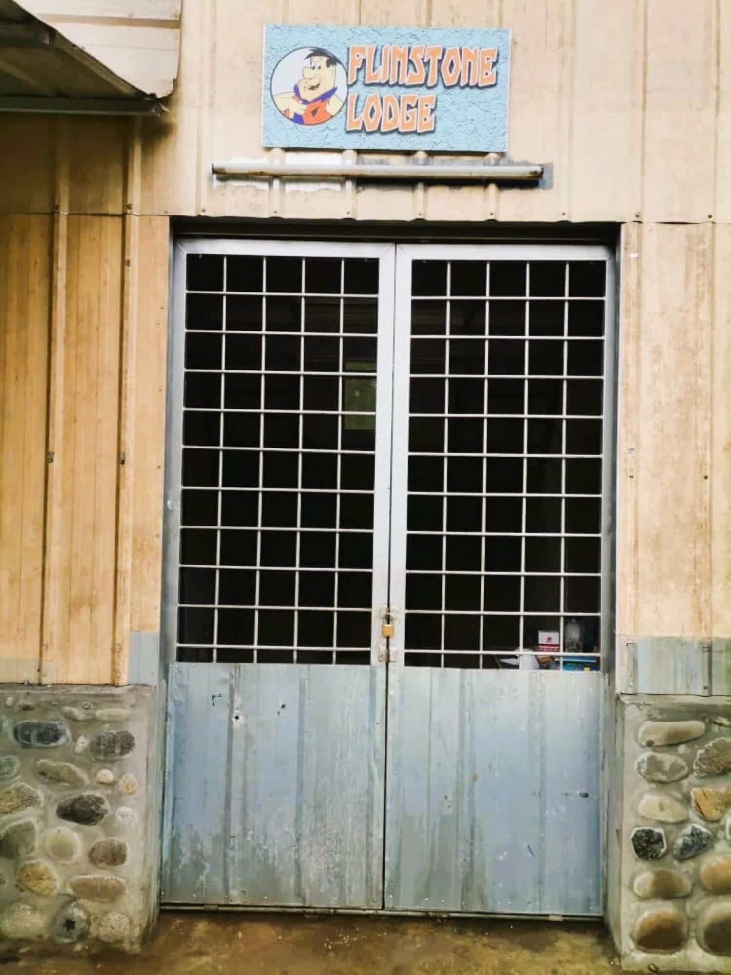 Oyo Home 90491 Flinstone Lodge 코타키나발루 외부 사진