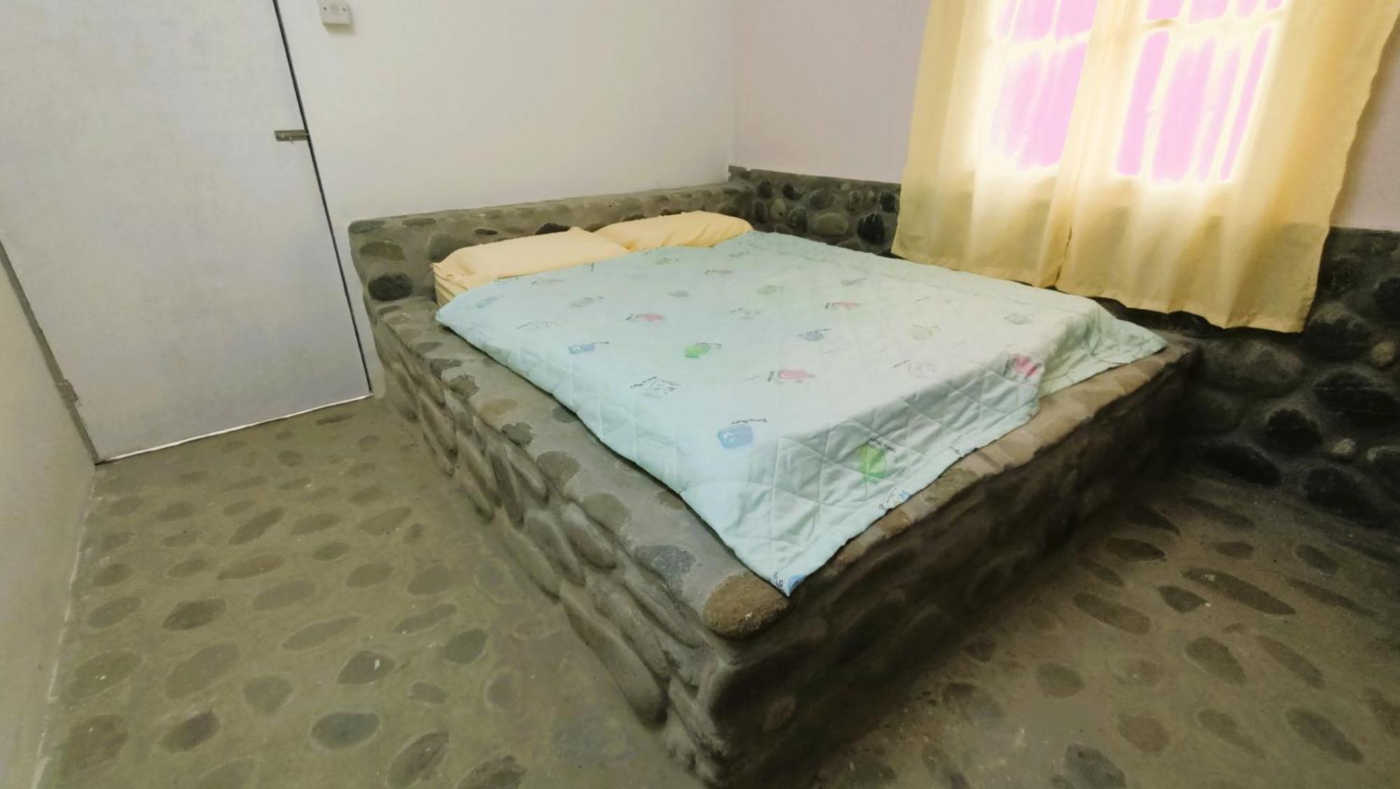 Oyo Home 90491 Flinstone Lodge 코타키나발루 외부 사진